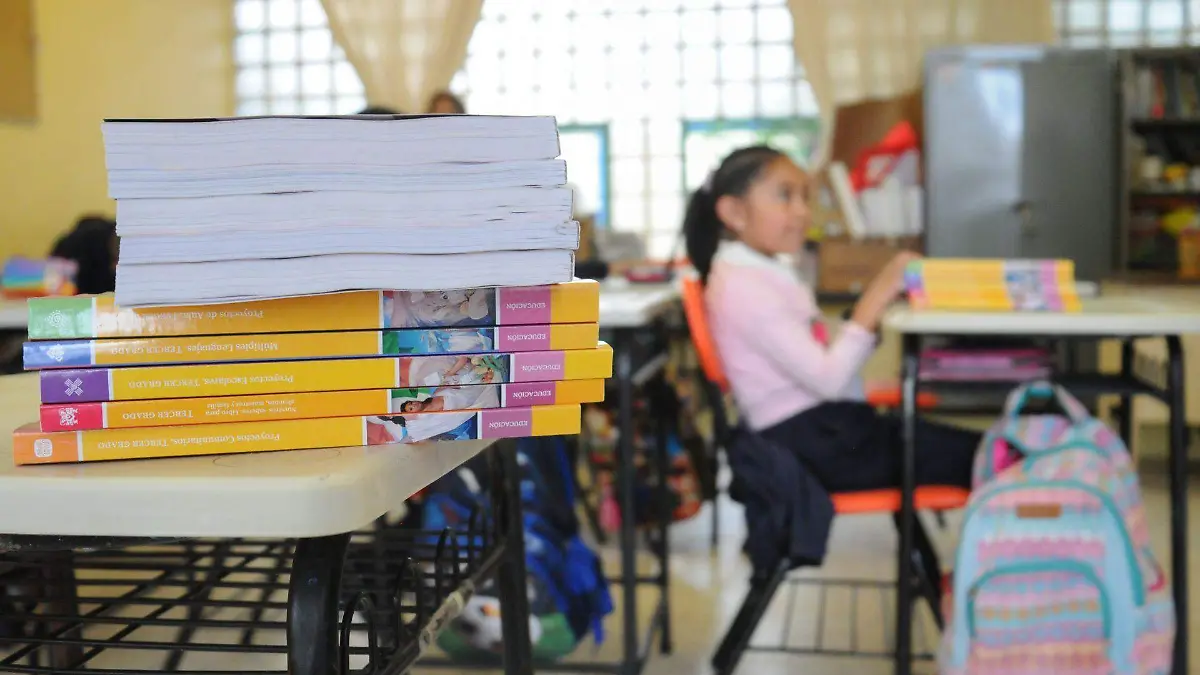 Estudiantes en el salón de clases